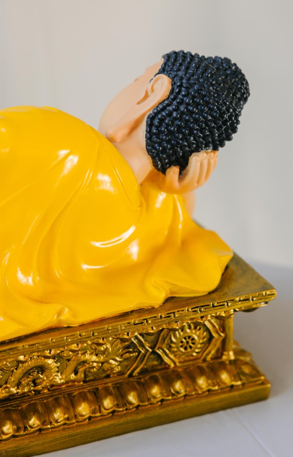 Nirvana Buddha Statue