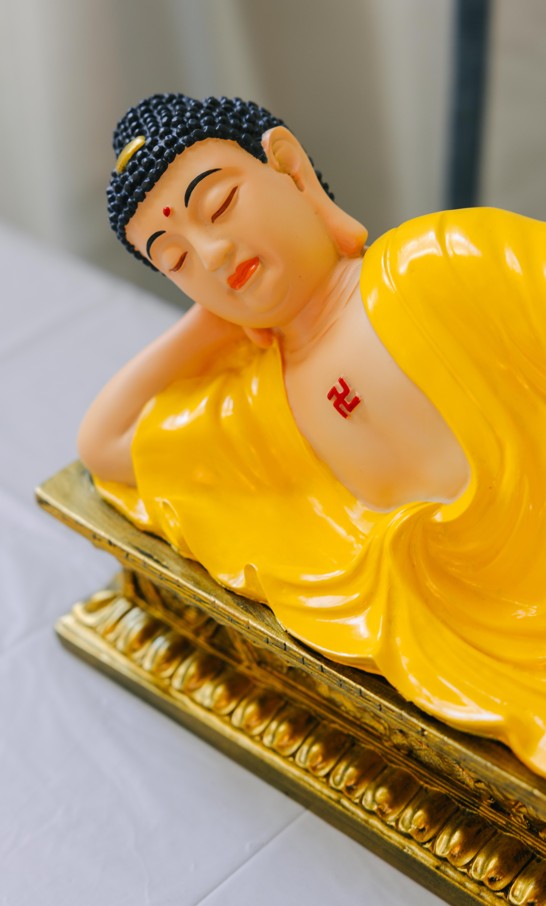 Nirvana Buddha Statue