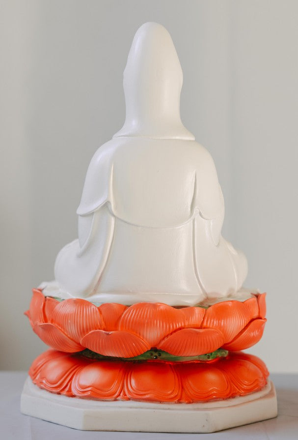 Graceful Seated Guanyin Bodhisattva Statue