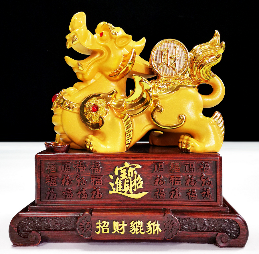 Golden Pixiu Wealth Guardian Statue