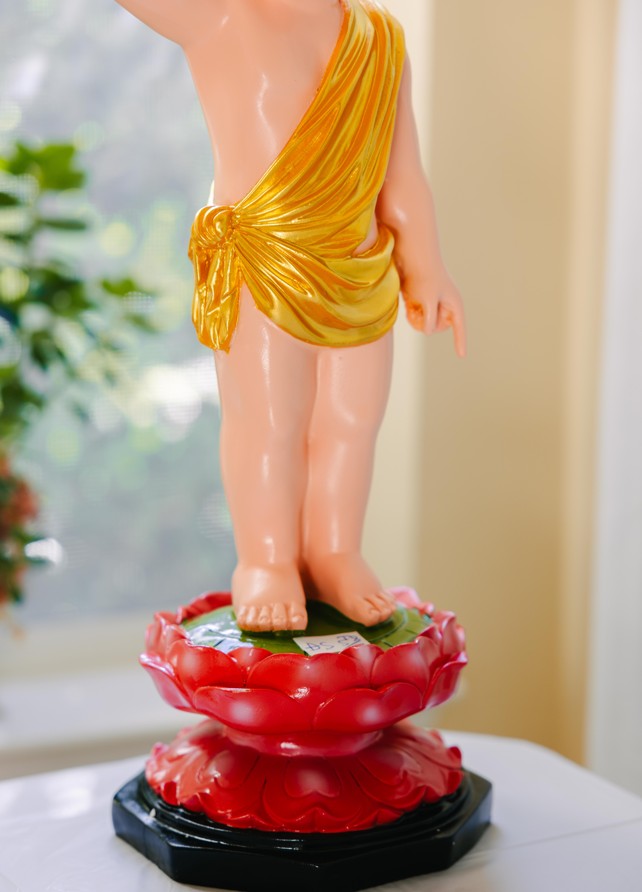 Little Sakyamuni Buddha Statue