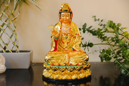 Golden Guanyin Buddha Statue