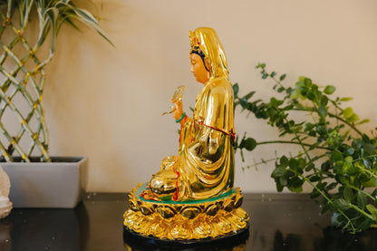 Golden Guanyin Buddha Statue
