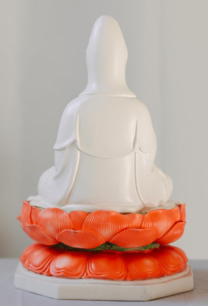 Graceful Seated Guanyin Bodhisattva Statue